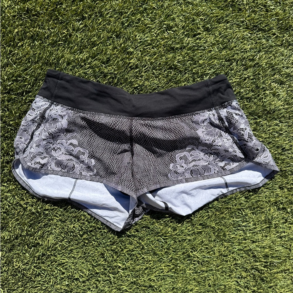 Lululemon Speed Up Low Rise Lined Shorts, 2.5”, size 8